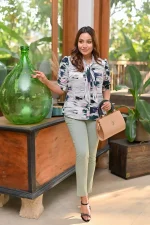 3/4 Sleeve Tie Up Blouse - Image 3