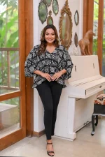 Pleated Batwing Sleeve Peplum Blouse - Image 2
